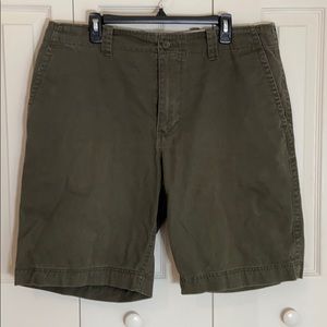 Gap green flat front shorts SZ 38